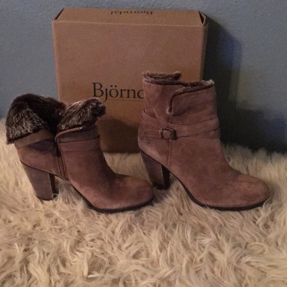 Boots - Picture 2 of 6